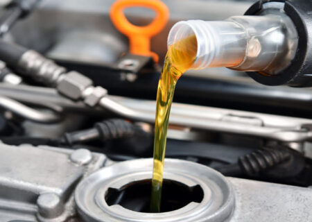 کاهش تولید روغن موتور برای بالابردن قیمت‌ها/ بازار در قبضه کالاهای تقلبی