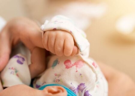 شیر مادر و فوایدی برای مادر و نوزاد