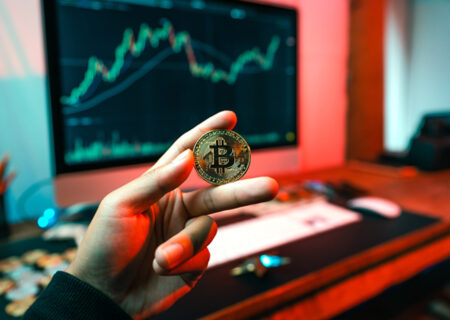 بیت‌کوین و بازار رمزارز در حال مبارزه در سطوح حمایت