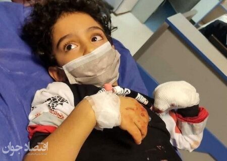 برای آرتین، برای معصومیتش: پدر .. مادر .. برادر .. پر کشیدند