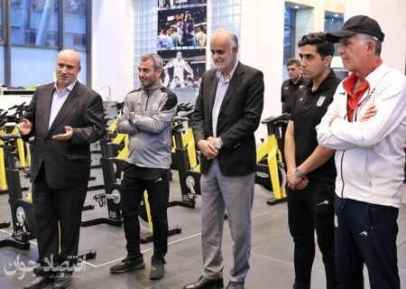 مسئولان فدراسیون فوتبال بخوانند/ سکوت راه عبور از مشکلات نیست!