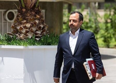 دلار دومین قربانی را از دولت می‌گیرد؟ خاندوزی رفتنی شد!