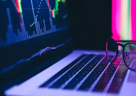 پیش بینی بورس دوشنبه 22 اسفند 1401 / از سرگیری معاملات بازار سهام با نیم‌نگاه به نوسانات دلار