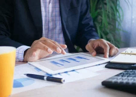 پیش بینی بورس سه شنبه 23 اسفند 1401 / بازار سهام در تله حقوقی ها