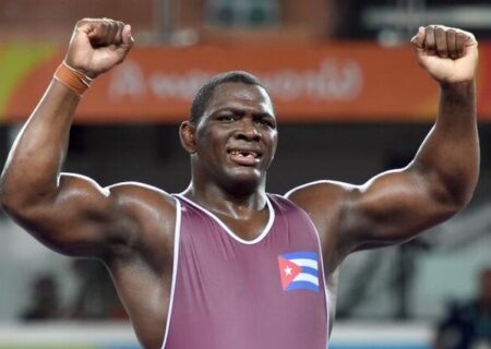 کسی جلودار غول کوبایی ۱۳۰ کیلویی نیست