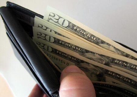 حداقل دستمزد در عربستان 5 برابر ایران!/ چرا عربستان کشور مناسبی برای کارگران است؟