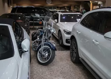 تداوم نوسانات قیمت خودرو/ ریزش ۲۵ میلیون تومانی رانا در بازار