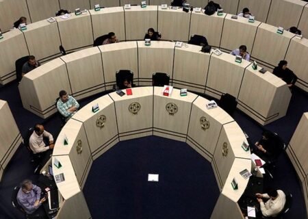 پیش بینی بورس سه شنبه/ آتش دلار تنور بازار سهام را داغ می‌کند؟