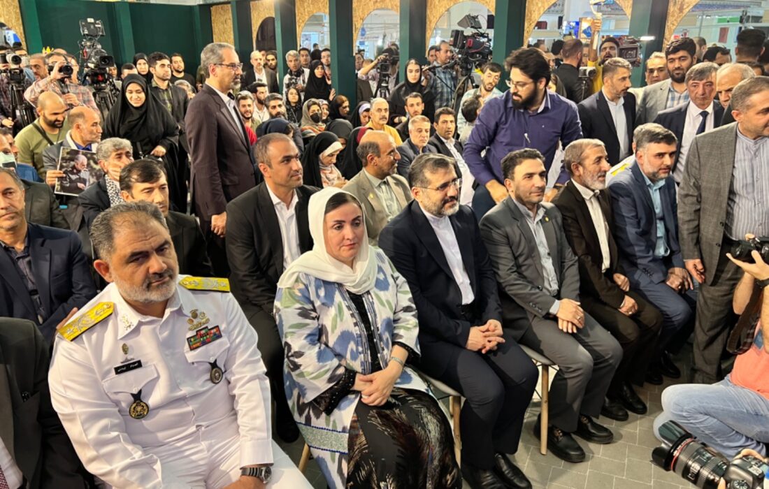 با حضور وزیر ارشاد و عضو هیات مدیره بانک ملی ایران؛ سی و چهارمین نمایشگاه بین المللی کتاب تهران آغاز به کار کرد