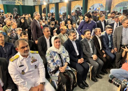 با حضور وزیر ارشاد و عضو هیات مدیره بانک ملی ایران؛ سی و چهارمین نمایشگاه بین المللی کتاب تهران آغاز به کار کرد