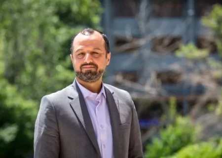 وزیر اقتصاد وارد عربستان شد