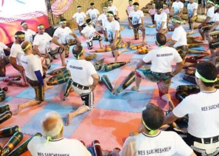 پهلوانان از گود این زورخانه به آسمان می‌روند