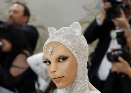 تبلیغ بردگی جنسی در بزرگ‌ترین رویداد مد و فشن دنیا+عکس