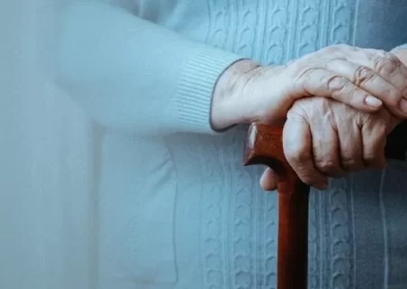 افزایش سن بازنشستگی به بهانه رفع ناترازی صندوق‌ها/ انتقال بار تعهدات دولت به دوش بیمه‌شدگان