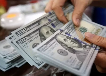 قیمت دلار 8 مرداد 1402 / رشد پلکانی، مقاومت دلار را می‌شکند؟