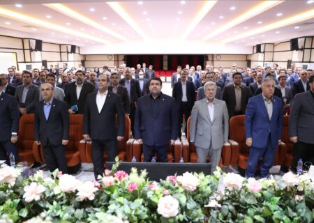 برگزاری همایش بررسی عملکرد و تبیین سیاست های راهبردی استان سمنان با حضور مدیر عامل بانک ملی ایران