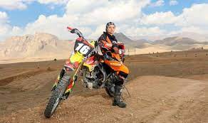 پرش دختران موتورسوار ایران از روی کلیشه‌ها