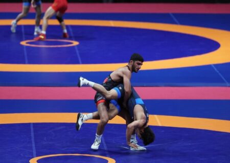 کولاک دانیال سهرابی با شکست قاطع قهرمان سابق جهان/ علیزاده هم به نیمه نهایی رسید