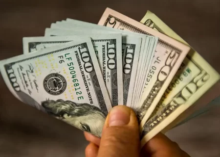 قیمت دلار امروز 6 آبان 1402/ همدستی سه اهرم قدرتمند برای پرتاب قیمت دلار!