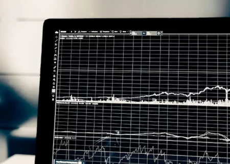 تحلیل تکنیکال سهام پکویر مهر 1402 / رالی تند و تیز کویرتایر تکرار می‌شود؟