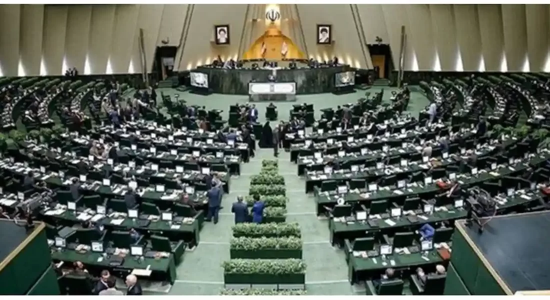 مجلس یک هفته تعطیل شد