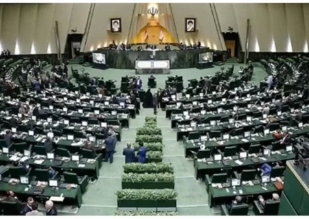 مجلس یک هفته تعطیل شد