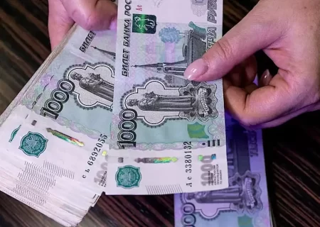 روسیه روبل را از سقوط نجات می‌دهد؟