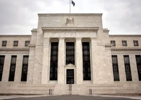 فلسفه استقلال بانک مرکزی از دولت‌ها چیست؟