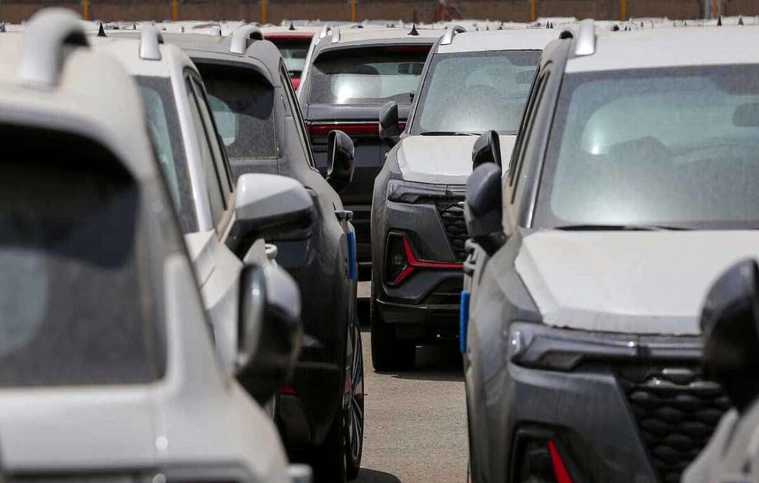 تکلیف خریداران خودروهای وارداتی تا پایان آذرماه مشخص می‌شود