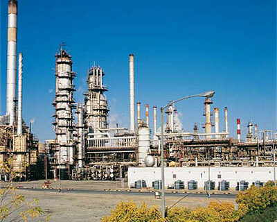 جولان شرکت‌های ورشکسته خارجی در پالایشگاه اصفهان/ وزیر نفت به پرونده پترومشعل ورود کند