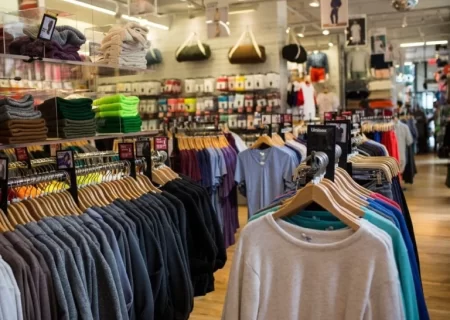 کارشناس صنعت پوشاک : مافیا اجازه نمی‌دهد قیمت پوشاک ارزان شود