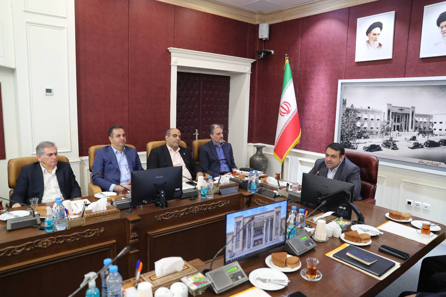 نجارزاده تاکید کرد: بانک ملی ایران، الگوی شفافیت، تحول و سرعت در خدمات به مشتریان در نظام بانکی کشور