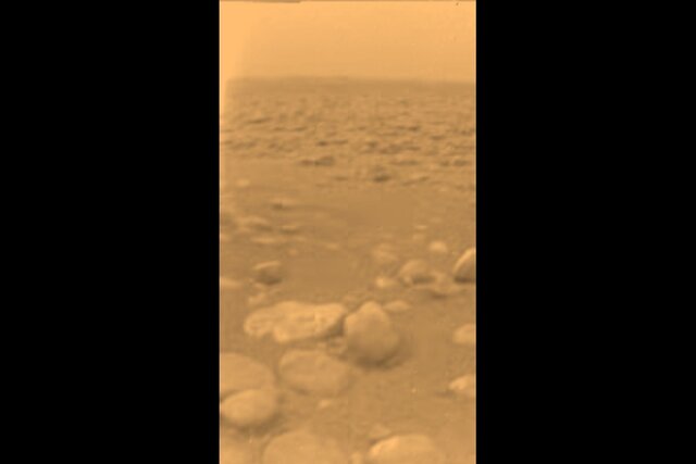 شوک تصویری ناسا از تایتان؛ نمایی واقعی از دنیایی یخ‌زده با نور نارنجی وهم‌آلود