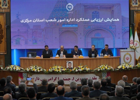 نجارزاده در استان مرکزی: انضباط مالی و تحول ساختاری، اولویت بانک ملی است / شایسته‌سالاری و انسجام مدیریتی مبنای راهبردهای جدید