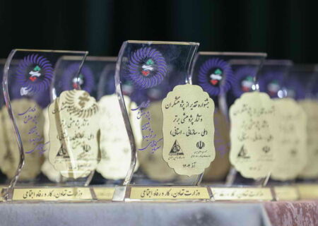 بانکداری بدون پژوهش، اتلاف منابع است؛ پیام صریح مدیرعامل بانک توسعه تعاون در آیین تقدیر از نخبگان