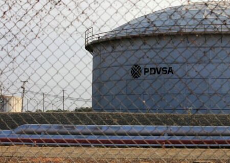 تداوم ورود نفتکش‌ها به ونزوئلا با وجود تشدید محاصره آمریکا