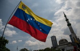 سایه ناوهای آمریکایی بر نفت ونزوئلا؛ تجارت ۸ میلیارد دلاری در آستانه فروپاشی