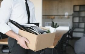 هوش مصنوعی عامل اصلی اخراجها نیست؛ فقط ۵۵ هزار شغل مستقیماً حذف شد