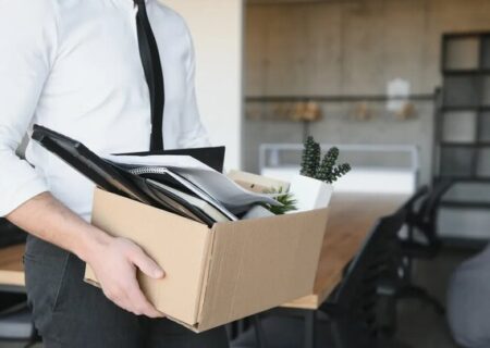 هوش مصنوعی عامل اصلی اخراج‌ها نیست؛ فقط ۵۵ هزار شغل مستقیماً حذف شد