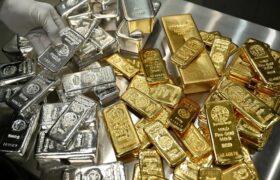 عقبنشینی قیمت طلا در بازارهای جهانی؛ سودگیری سرمایهگذاران و افت تقاضای دارایی امن