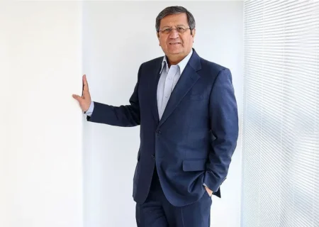 همتی رئیس بانک مرکزی می‌شود