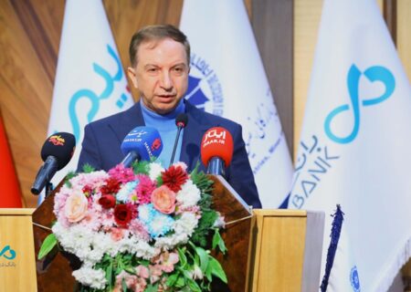 مدیرعامل بانک دی: کارت هوشمند نخبگان اقتصادی خدمتی متمایز برای فعالان اقتصادی شاهد و ایثارگر