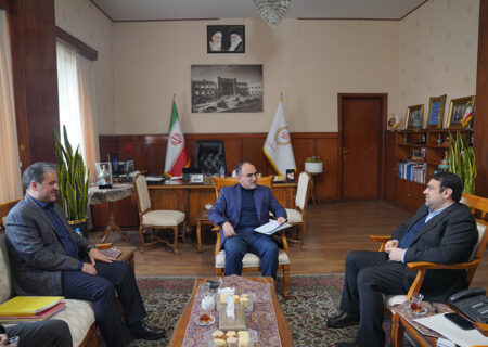 تاکید نجارزاده بر ادامه مسیر خروج بانک ملی ایران از بنگاه داری/منابع حاصل از واگذاری ها صرف ارتقای کیفیت خدمات می شود