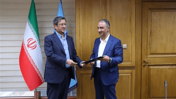 همتی، معاون توسعه بانک مرکزی را معرفی کرد