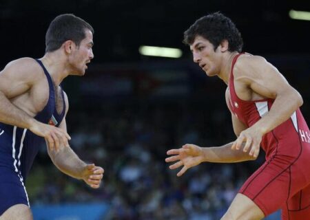 رقیب جنجالی حمید سوریان کمک محمد بنا شد