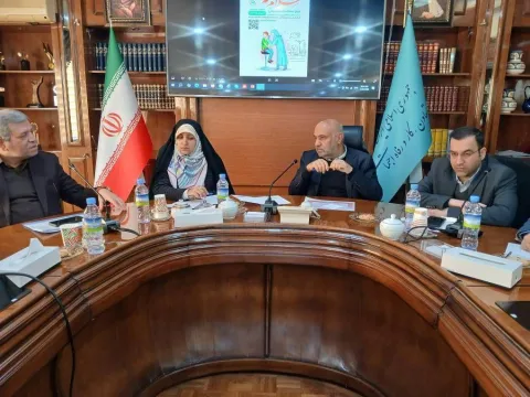 در نشست محله‌محوری با حضور معاونت زنان و امور خانواده ریاست جمهوری مطرح شد: میدری: محله‌محوری پایه و اساس حکمرانی مردمی است/ بهروز آذر: اجرای درست طرح محله محوری می‌تواند بخش زیادی از مشکلات مردم را حل کند