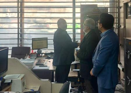 مدیرعامل بانک مسکن در بازدید از شعب آسیب‌دیده این بانک تاکید کرد:خدمت‌رسانی مطلوب و بی وقفه به مشتریان ادامه دارد