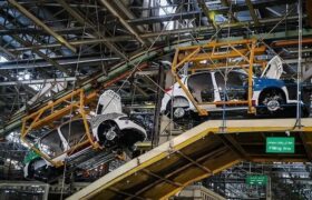 ایرانخودرو: توقف تولید صحت ندارد