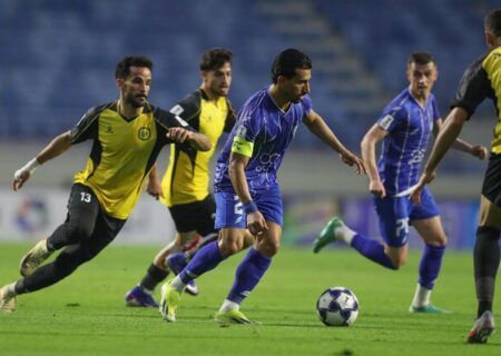 تساوی استقلال و الحسین در نیمه نخست/ آبی‌ها قدر ندانستند