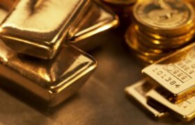 طلا با بیش از ۱۰۰ دلار افزایش قیمت به تعطیلات رفت